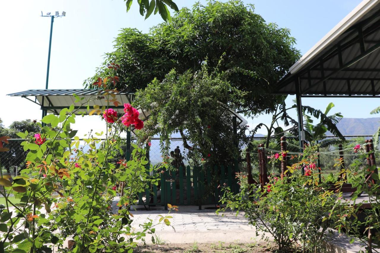 Sukoon - A Wellness Resort, Uttarakhand Chuharpur Eksteriør billede